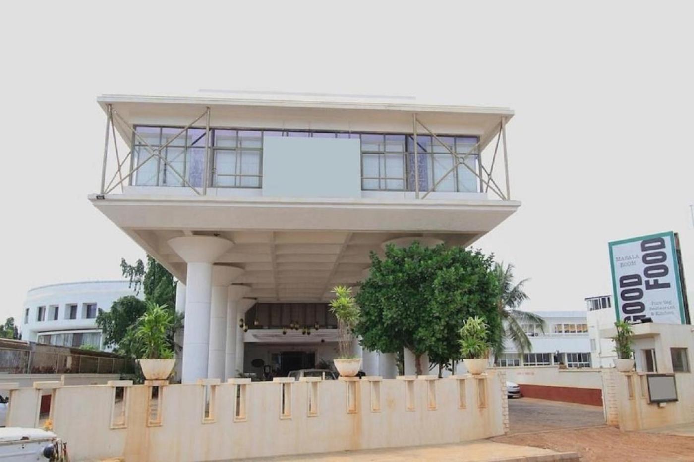 The Hans Hotel Hubli Exteriér fotografie
